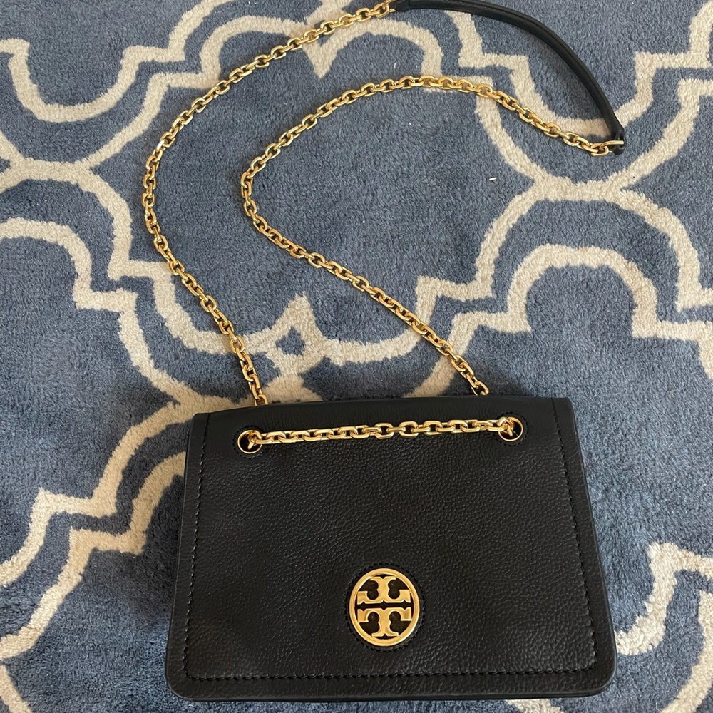 Tory Burch Chain Crossbody. Like new. Used once.